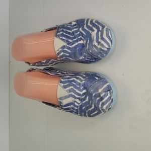Toms Size 8